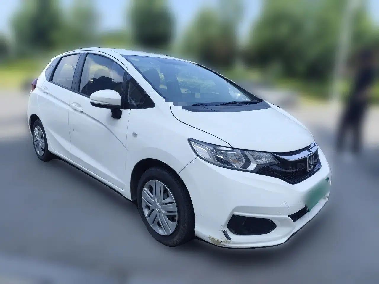 Honda Fit 2018 1.5L CVT Comfort Version — миниатюра 3