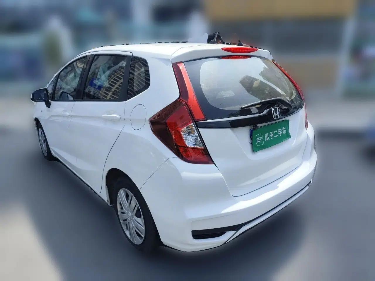 Honda Fit 2018 1.5L CVT Comfort Version — миниатюра 4