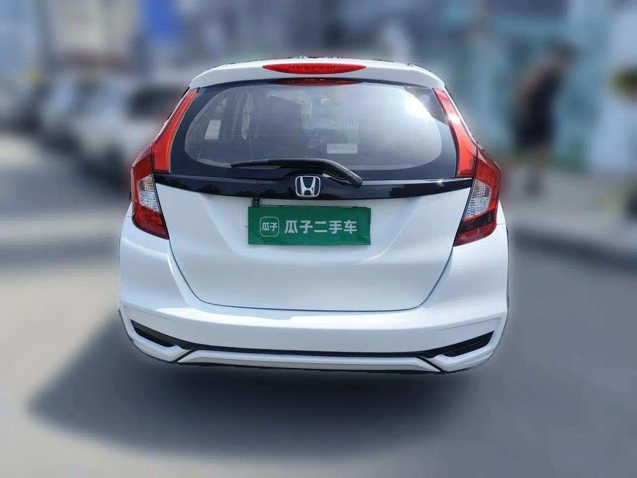 Honda Fit 2018 1.5L CVT Comfort Version — миниатюра 5