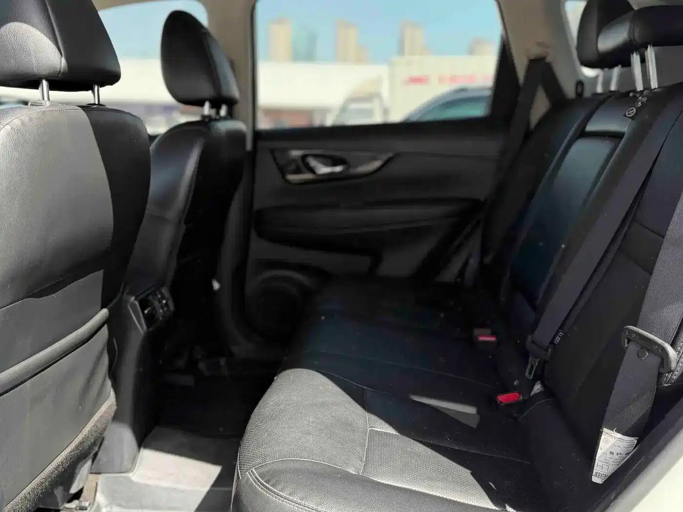 Nissan X-Trail 2020 2.5L XL ITS CVT 4WD Luxury Navigation Edition — миниатюра 3