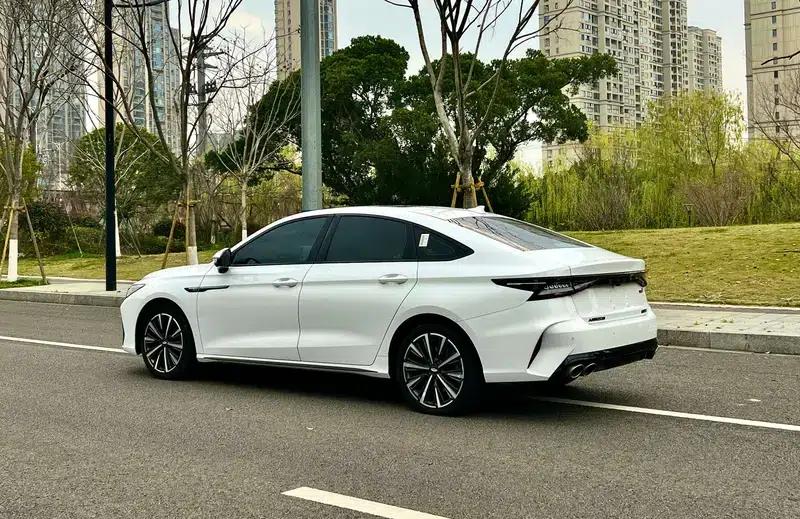 Chery Arrizo 8 2023 High-Performance Edition 2.0T DCT — миниатюра 3