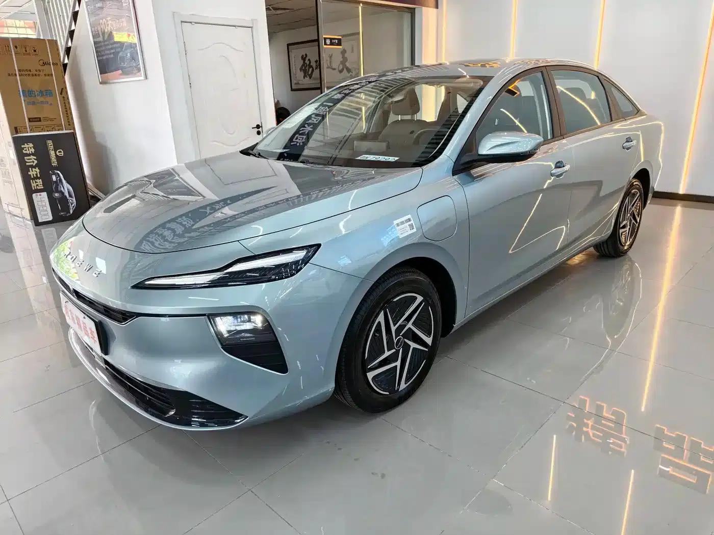 Roewe D6 2025 450km Premium Edition — миниатюра 1