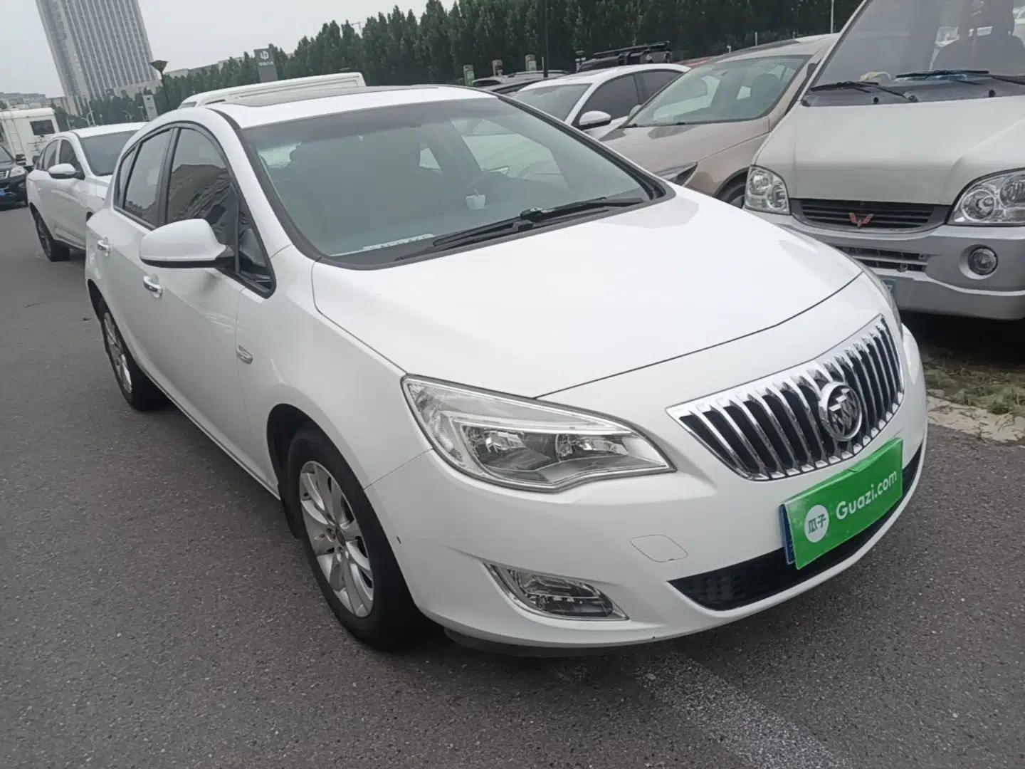 Buick GT 2014 XT 1.6L Automatic Fashion Edition — миниатюра 3