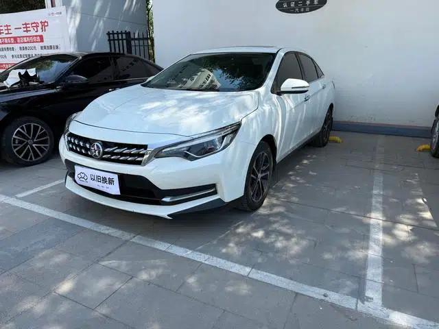 Venucia D60 2020 1.6L XL CVT Enjoy Edition