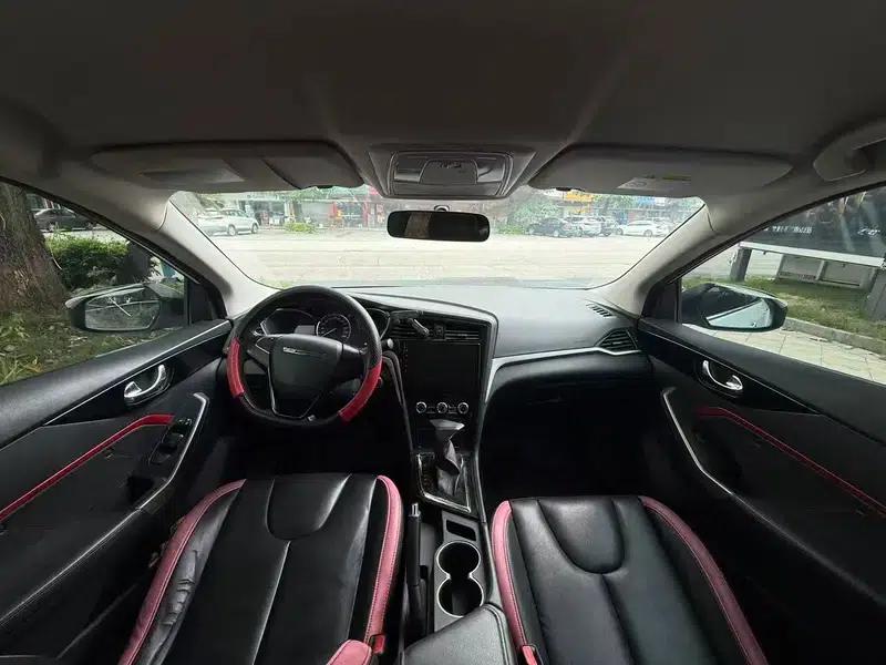 Venucia D60 2019 1.6L XE CVT Comfort Edition — миниатюра 7