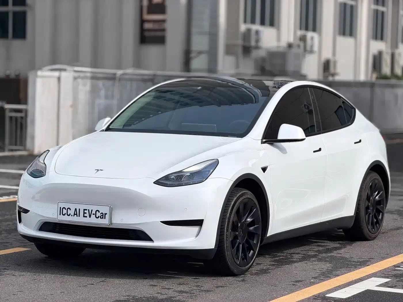 Model Y 2023 Rear-Wheel Drive — миниатюра 1