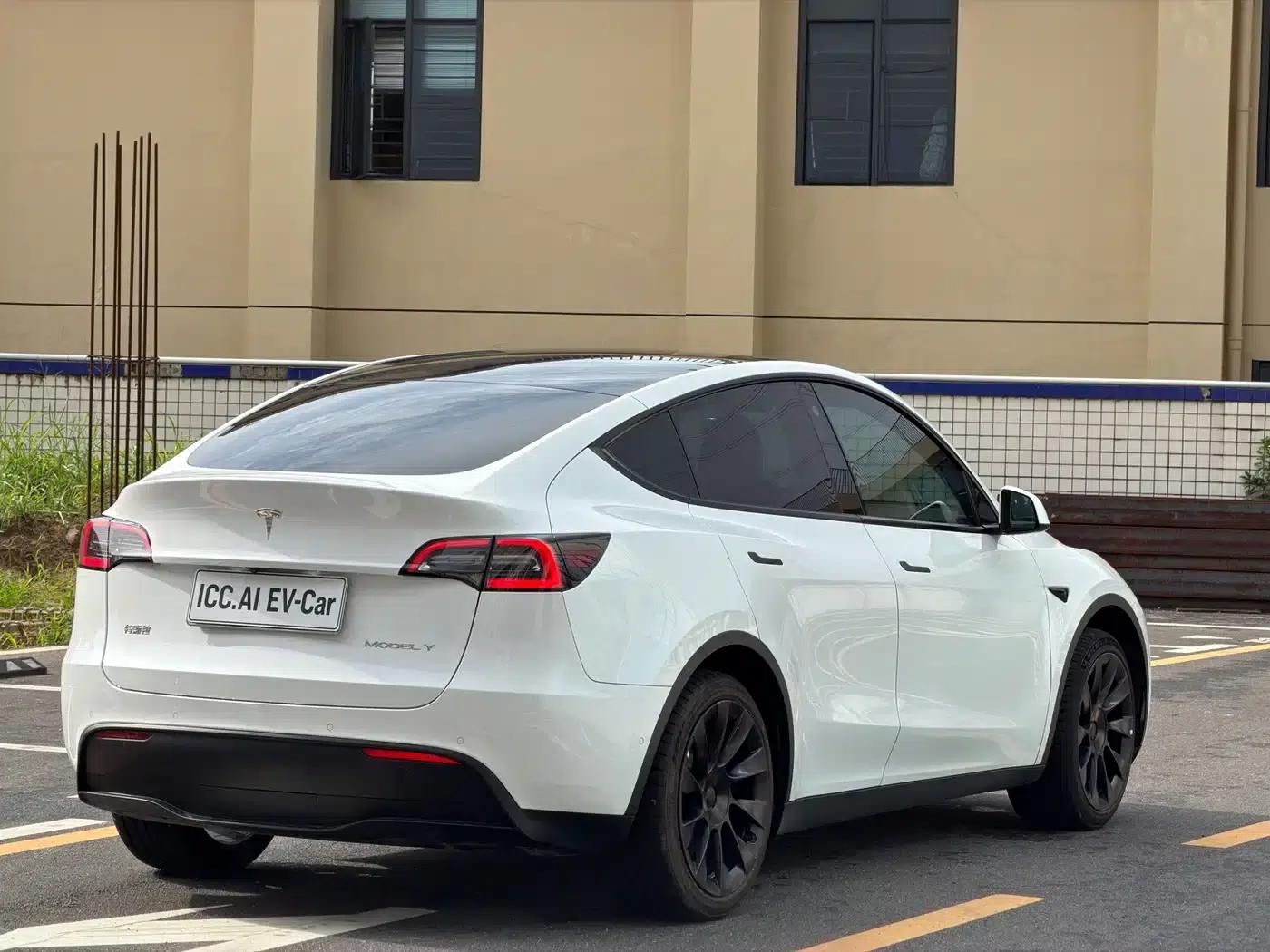 Model Y 2023 Rear-Wheel Drive — миниатюра 15