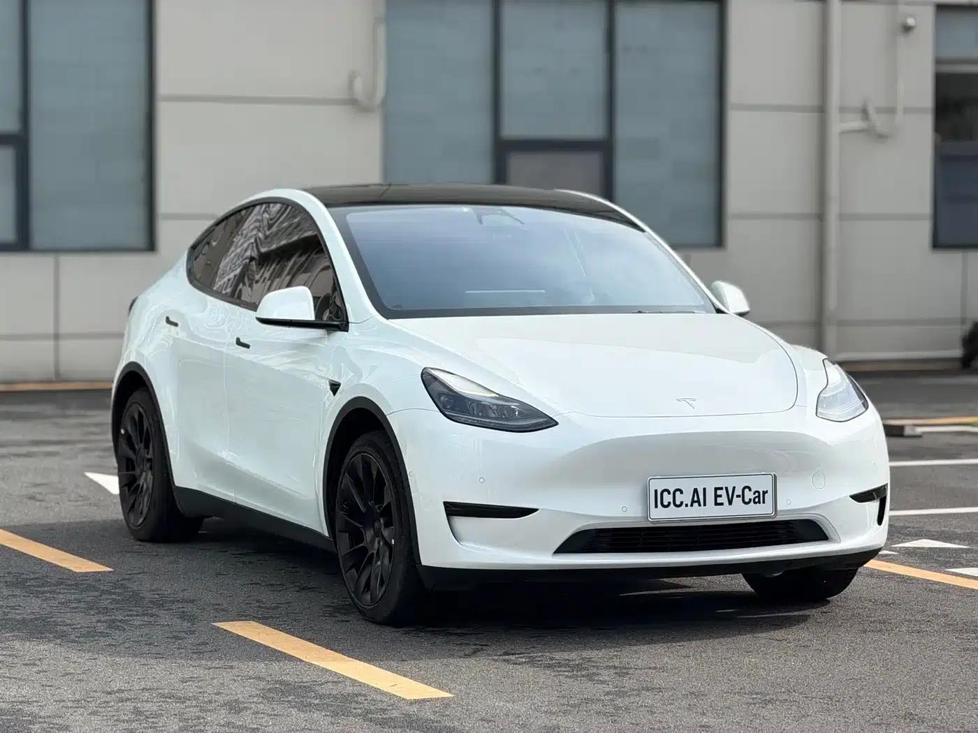 Model Y 2023 Rear-Wheel Drive — миниатюра 3