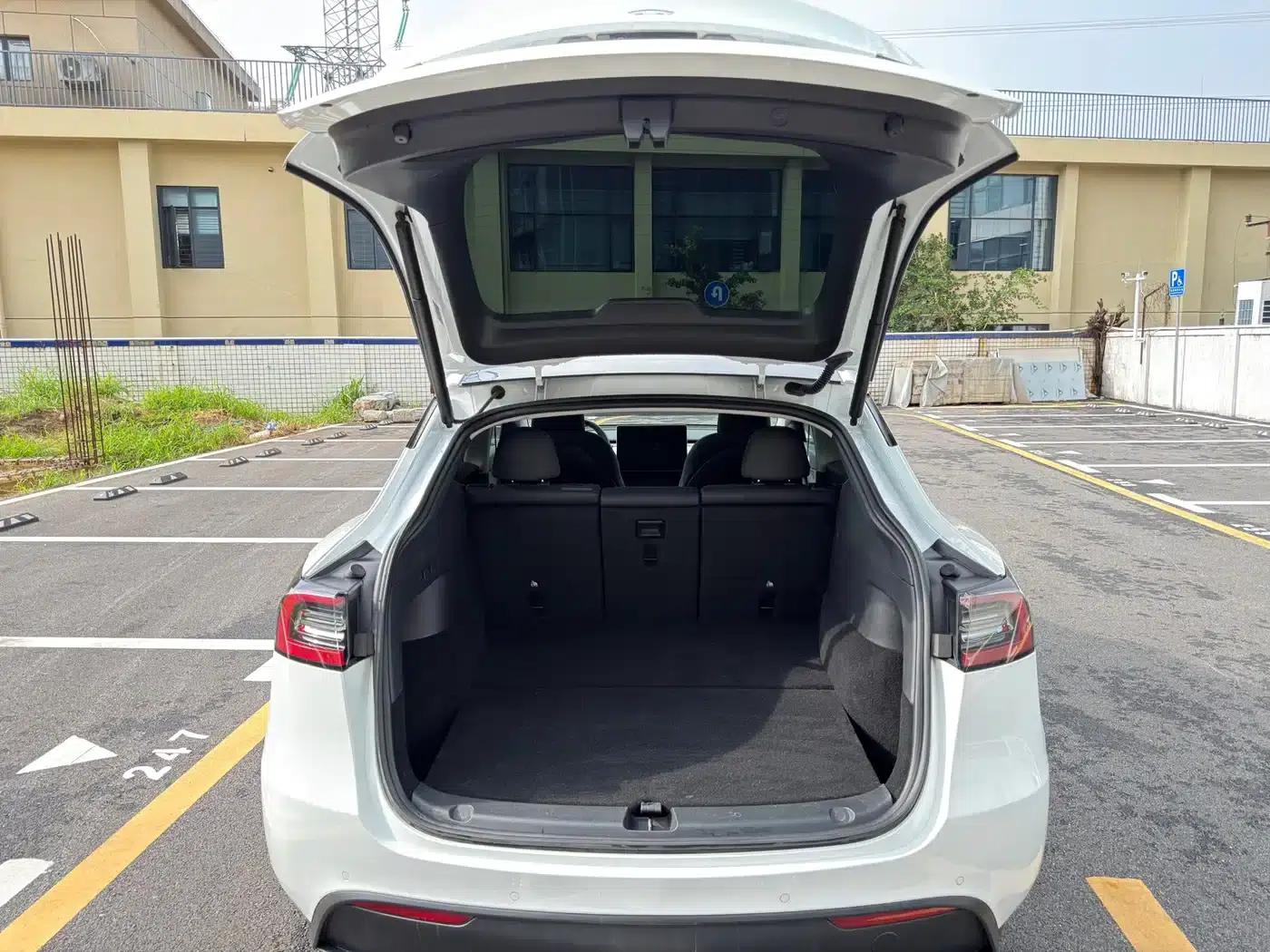 Model Y 2023 Rear-Wheel Drive — миниатюра 29