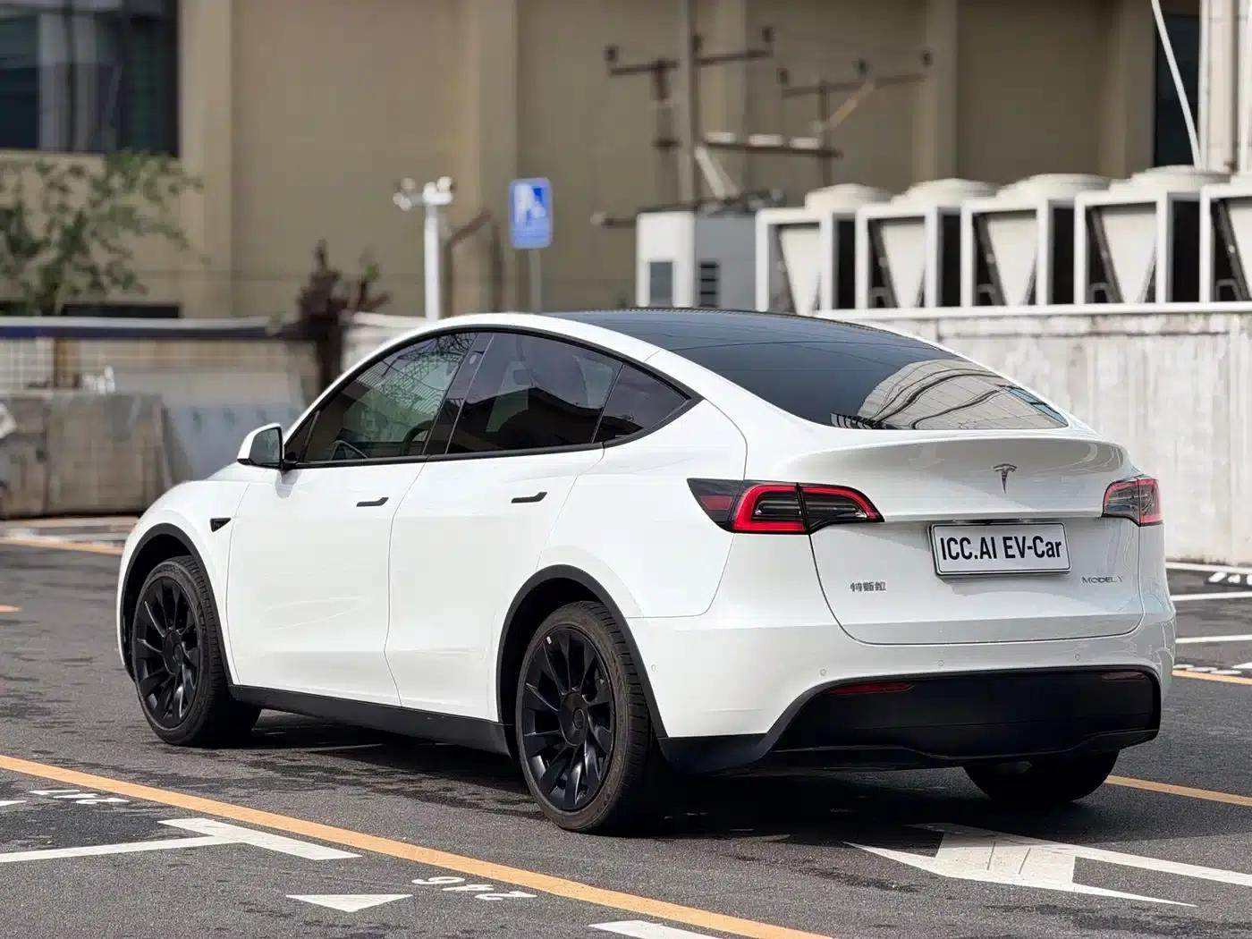 Model Y 2023 Rear-Wheel Drive — миниатюра 4