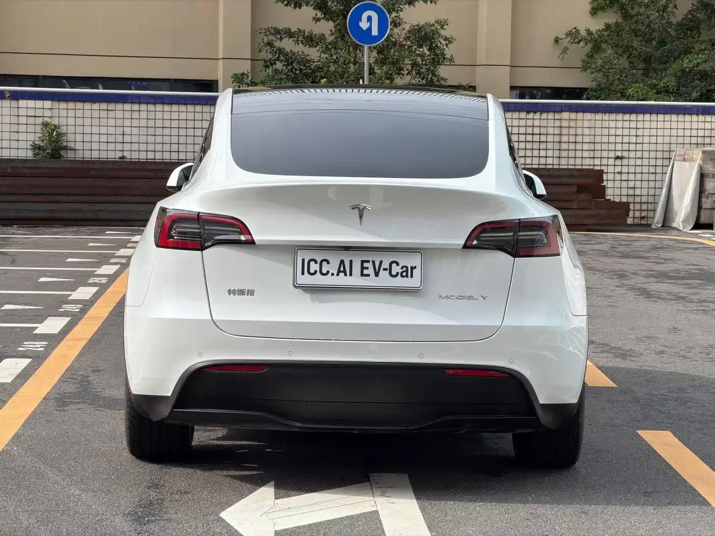 Model Y 2023 Rear-Wheel Drive — миниатюра 32