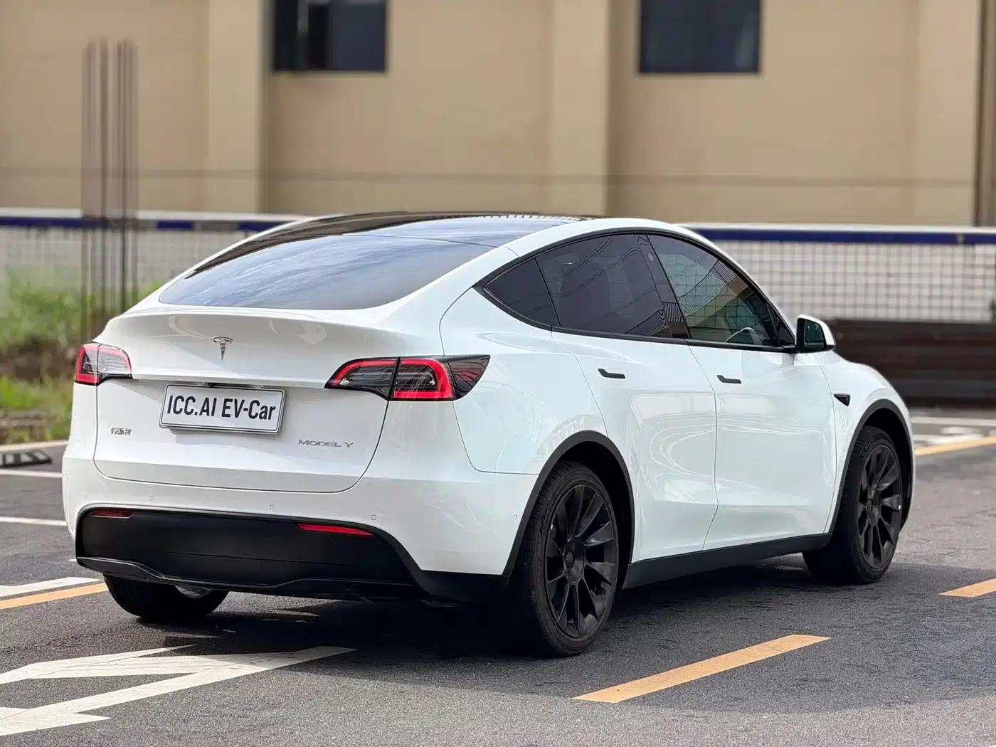 Model Y 2023 Rear-Wheel Drive — миниатюра 6