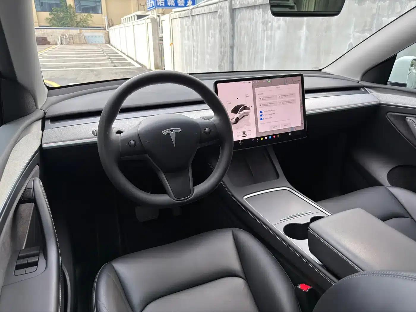 Model Y 2023 Rear-Wheel Drive — миниатюра 9