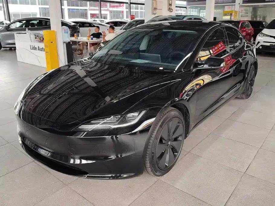 Model 3 2023 Rear-Wheel Drive — миниатюра 1