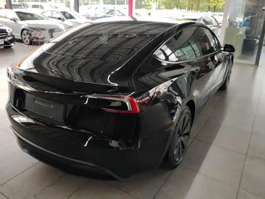 Model 3 2023 Rear-Wheel Drive — миниатюра 3