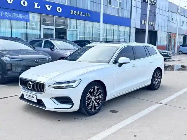 2022 Volvo V60 B5 Inscription Luxury Edition