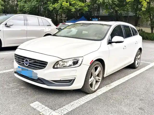 2017 Volvo V60 T5 Inscription (National V Emission Standard)