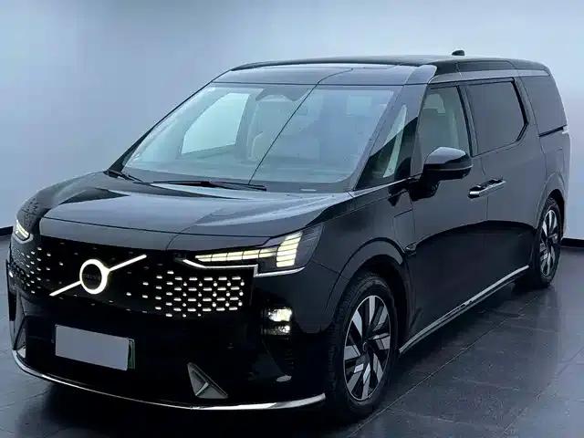Volvo EM90 2025 Ultra 6-seater