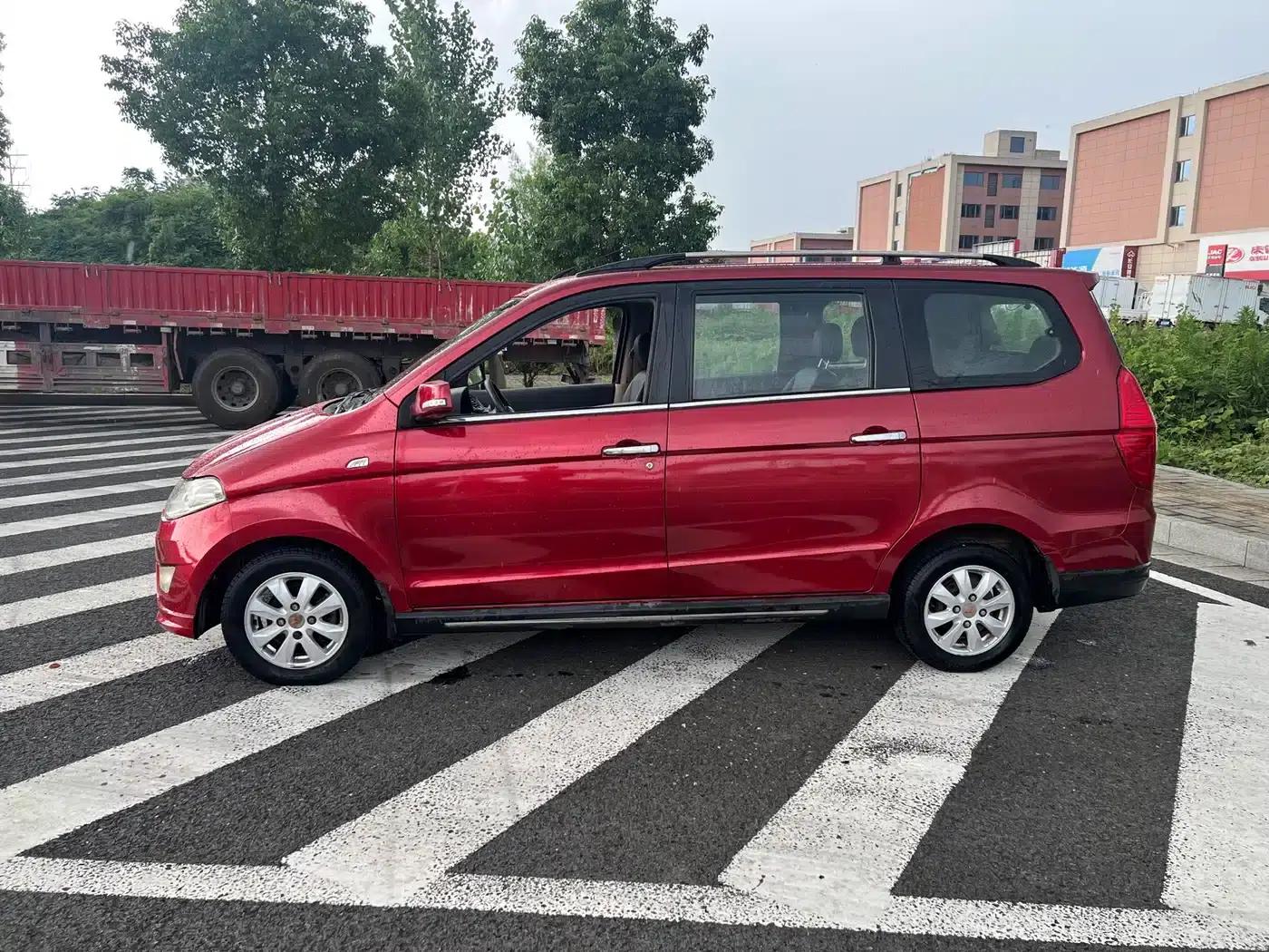 Wuling Hongguang 2014 1.5L S Luxury Edition — миниатюра 3