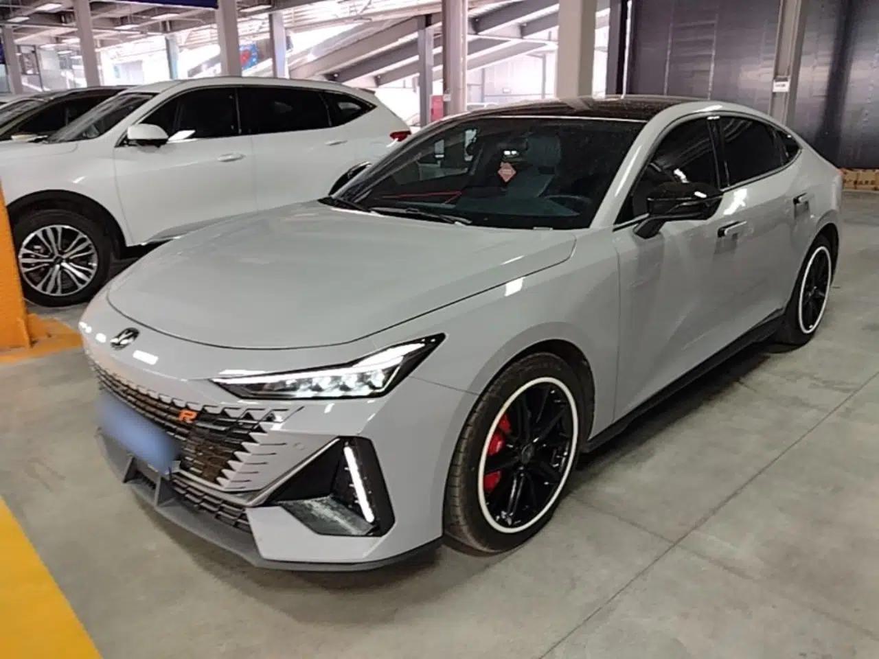 CHANGAN UNI-V 2022 1.5T Prestige Version — миниатюра 1