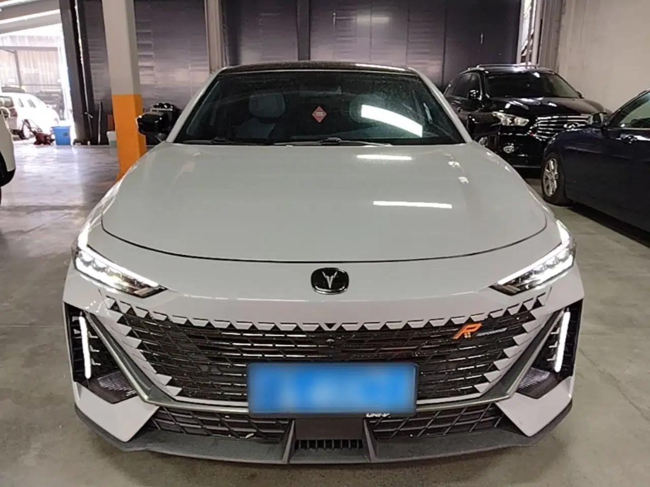CHANGAN UNI-V 2022 1.5T Prestige Version — миниатюра 2