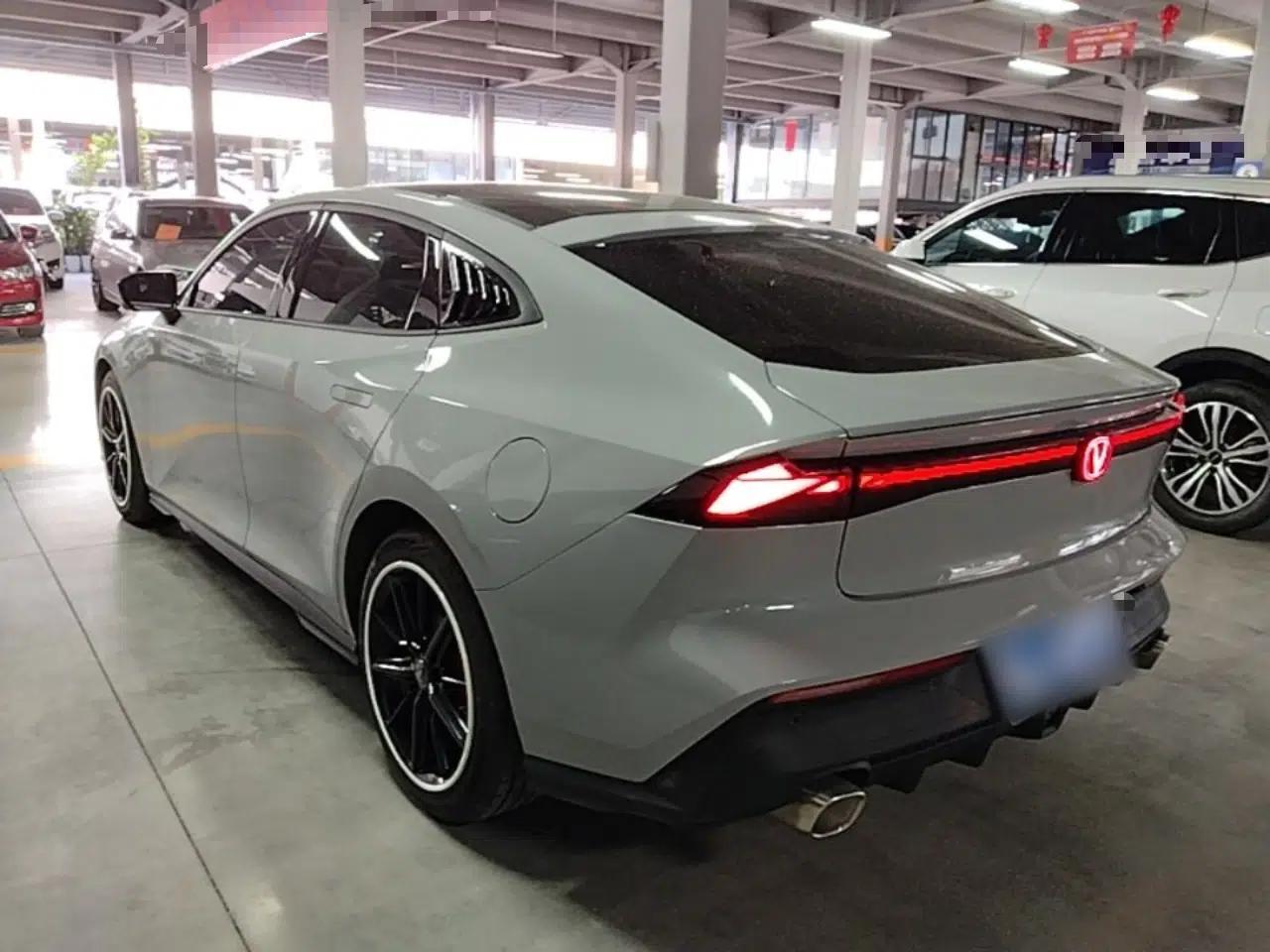 CHANGAN UNI-V 2022 1.5T Prestige Version — миниатюра 4