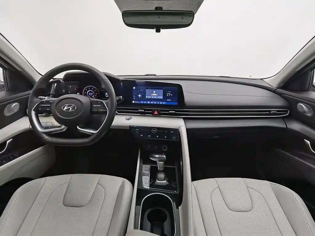 Hyundai Elantra 2021 1.5L CVT GLX Elite Edition — миниатюра 5