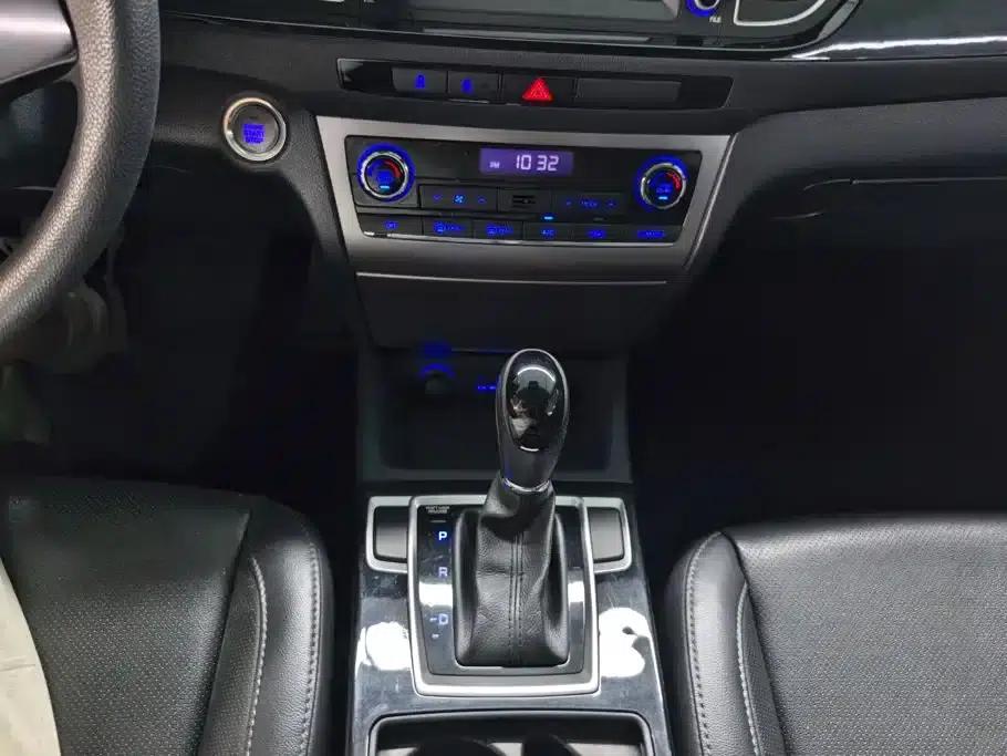 2016 Mistra 1.8L Automatic Intelligent GLS — миниатюра 16