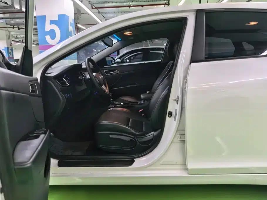 2016 Mistra 1.8L Automatic Intelligent GLS — миниатюра 9