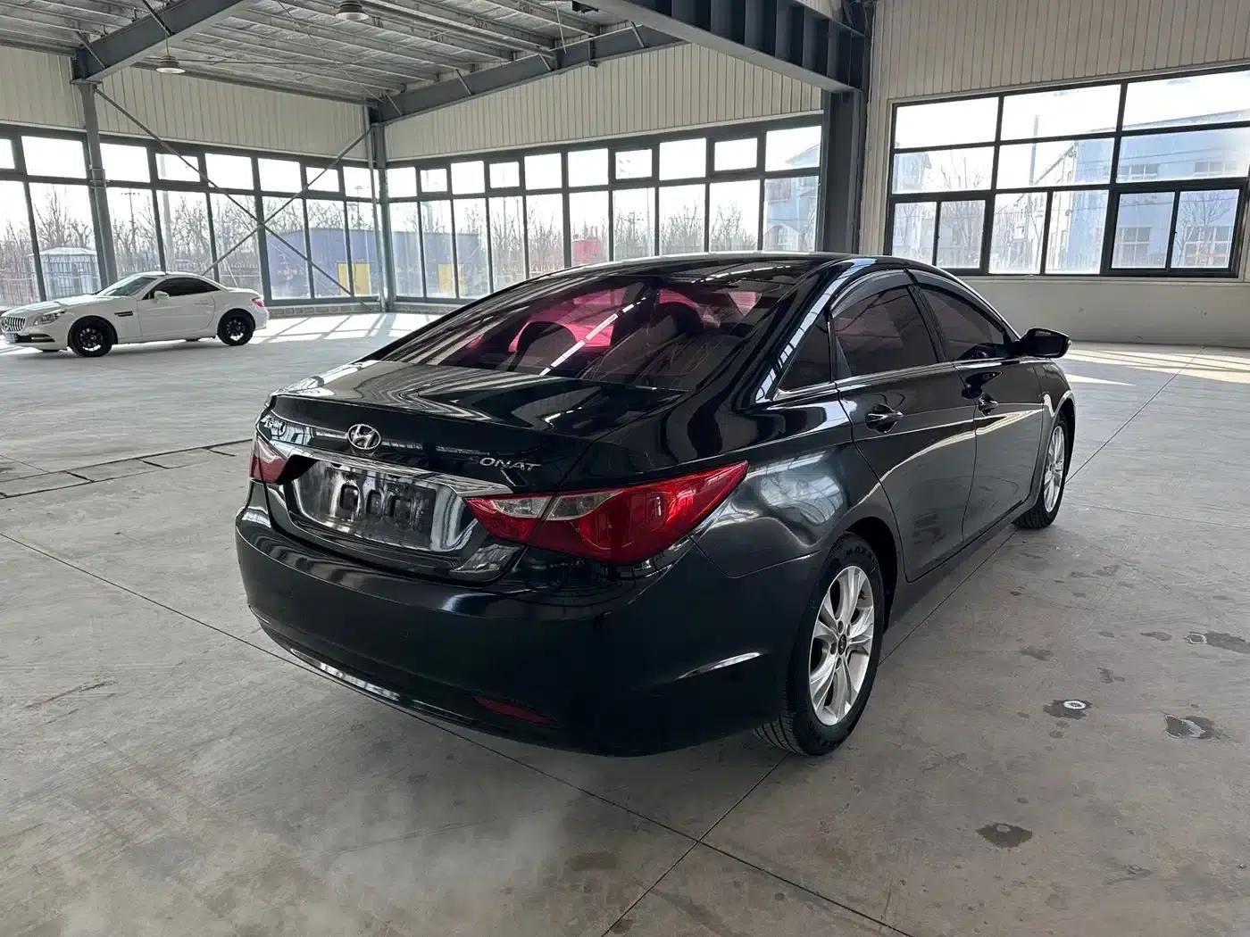 Sonata 2011 2.0L Automatic Leading Edition — миниатюра 5