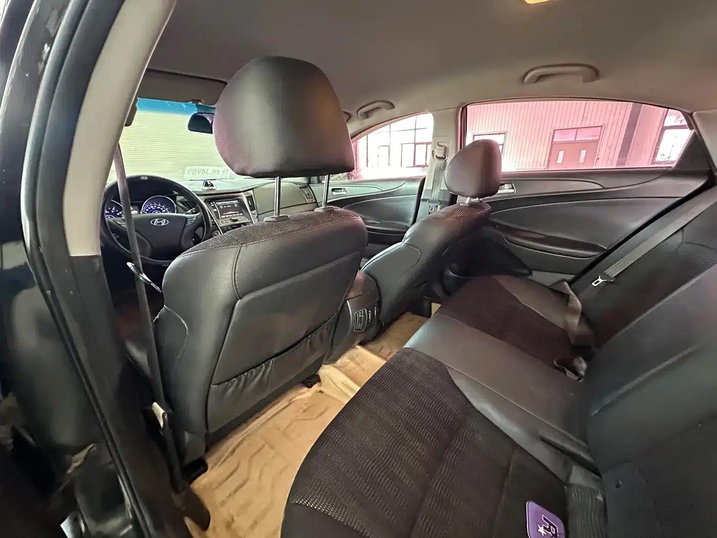 Sonata 2011 2.0L Automatic Leading Edition — миниатюра 9