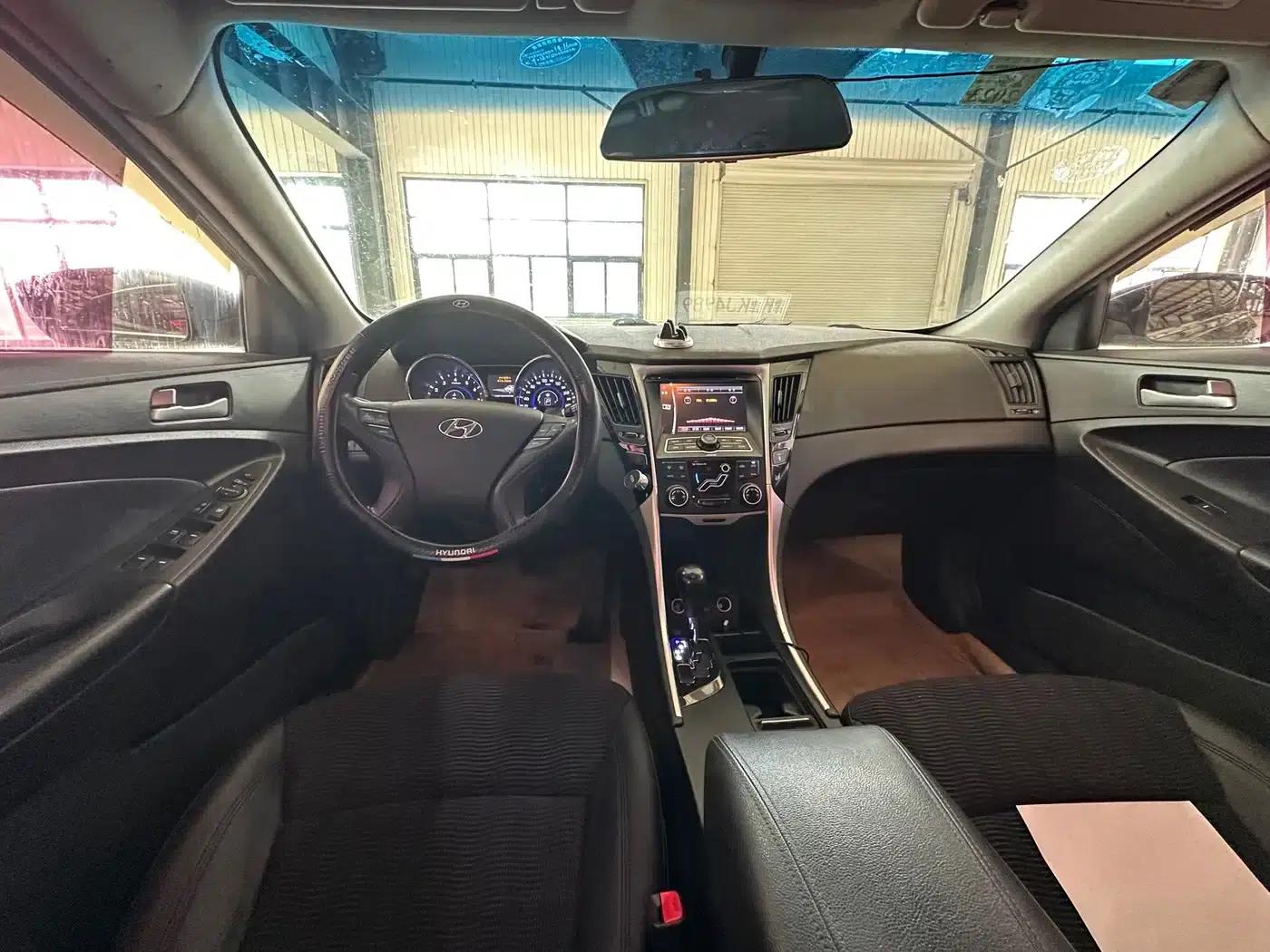 Sonata 2011 2.0L Automatic Leading Edition — миниатюра 10
