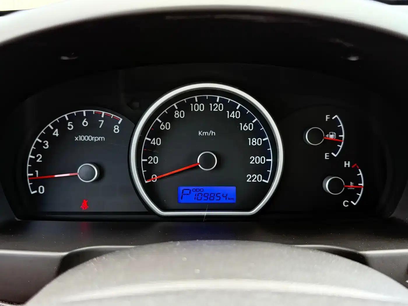 Hyundai Elantra 2011 1.6L Automatic Comfort Model — миниатюра 12