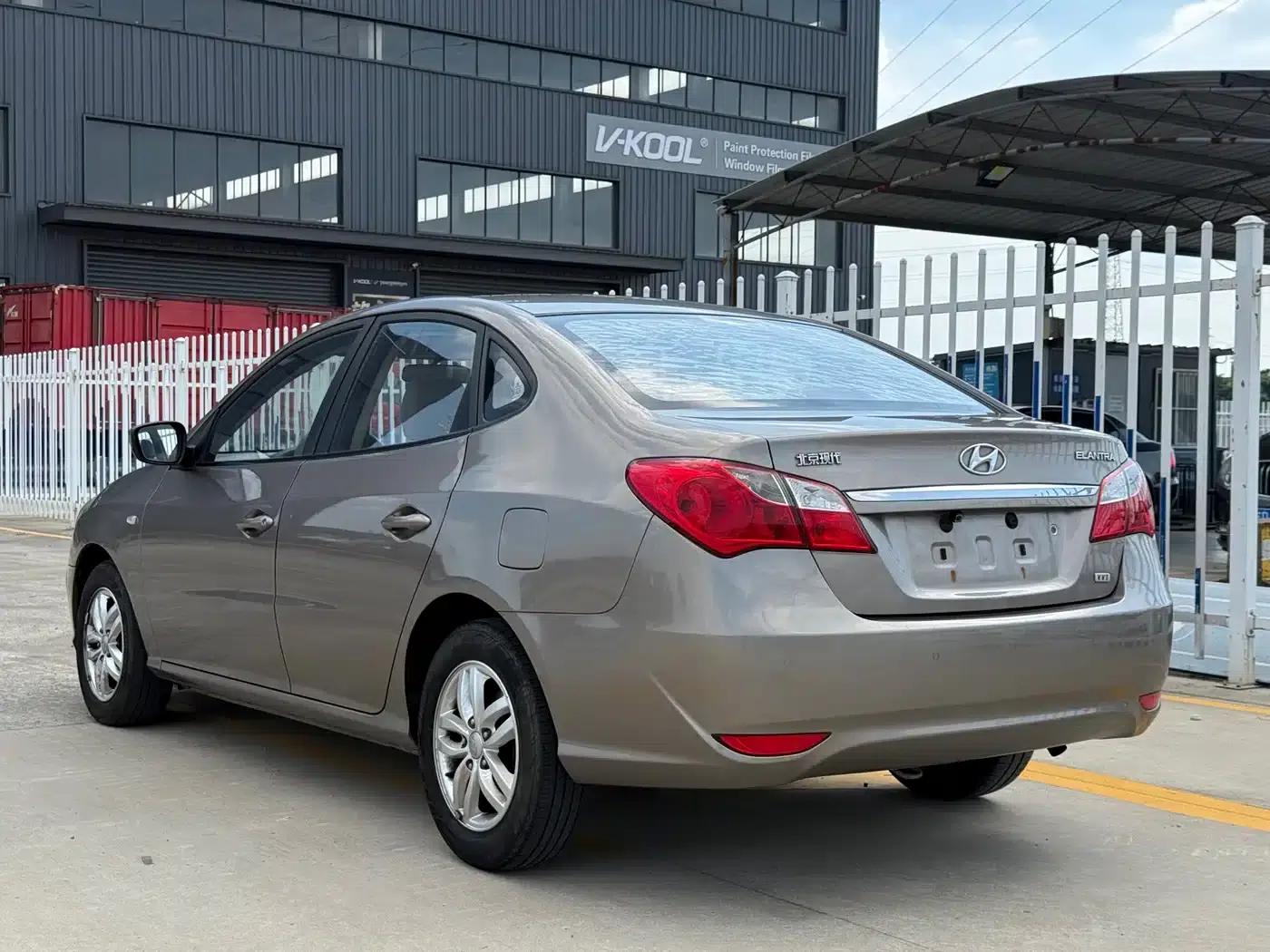 Hyundai Elantra 2011 1.6L Automatic Comfort Model — миниатюра 4