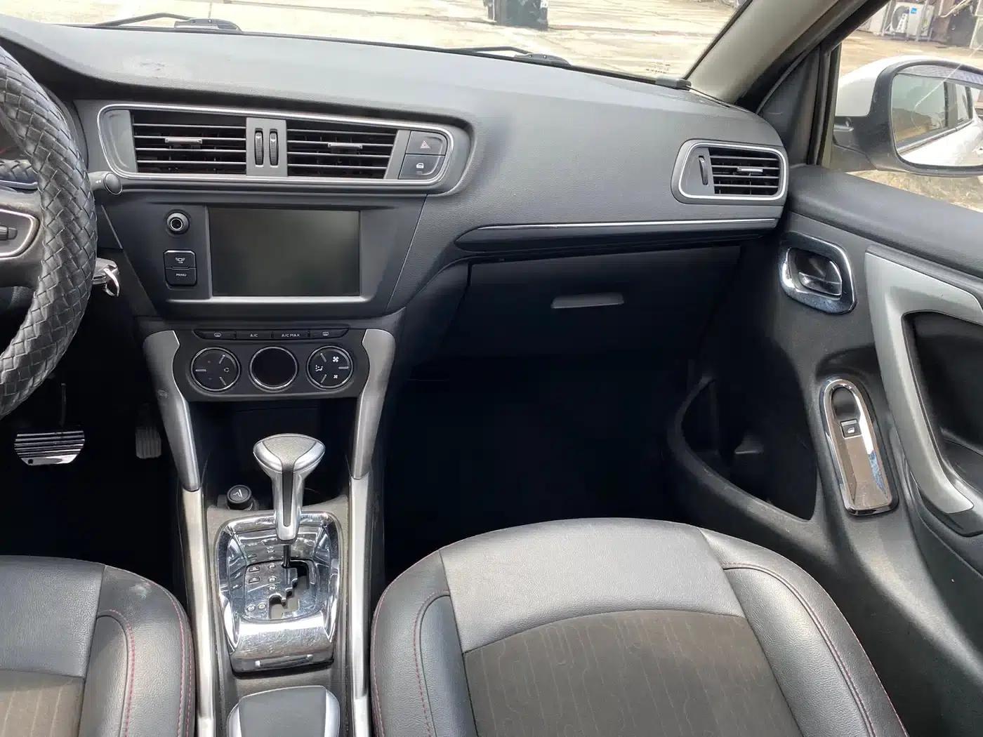 Citroën C3-XR 2015 1.6L Automatic Pioneer Edition — миниатюра 15