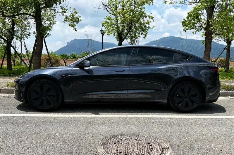 Model 3 2023 Rear-Wheel Drive — миниатюра 3