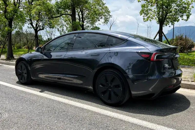 Model 3 2023 Rear-Wheel Drive — миниатюра 4