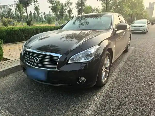 Infiniti Q70 2013 Q70L 2.5L Comfort Edition