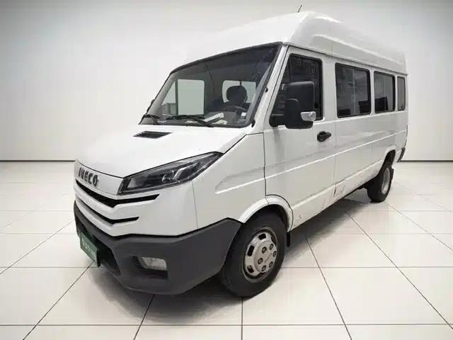 Iveco DeYi 2023 2.5T A37M1 Long Wheelbase Mid-Roof Dual Tires Side Sliding Door 5-9 Seats