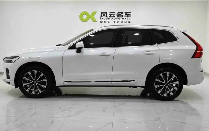 2025 Volvo XC60 B5 AWD Inscription Luxury Edition — миниатюра 4