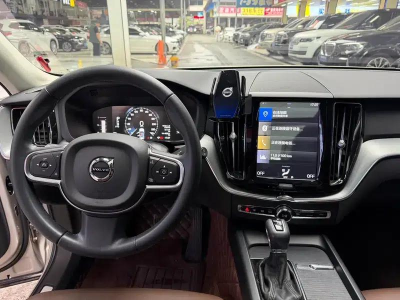 2021 Volvo XC60 T5 AWD Inscription Luxury Edition — миниатюра 11