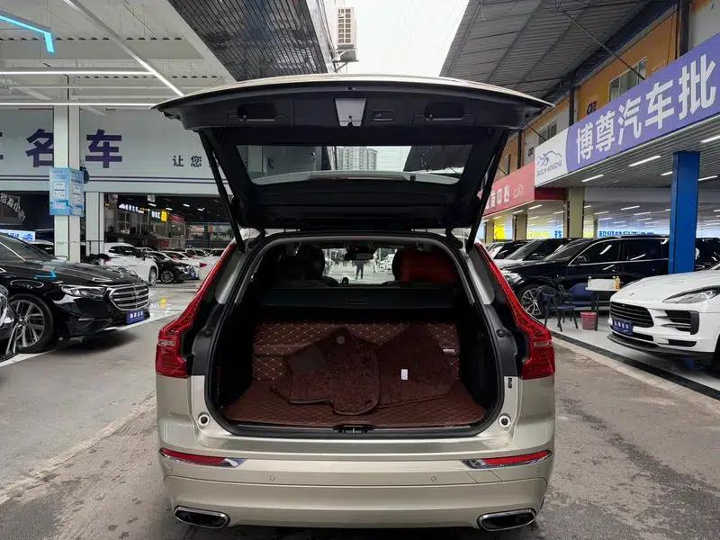 2021 Volvo XC60 T5 AWD Inscription Luxury Edition — миниатюра 13