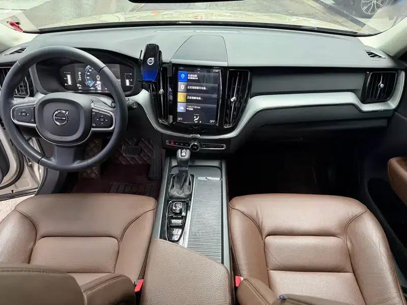 2021 Volvo XC60 T5 AWD Inscription Luxury Edition — миниатюра 14