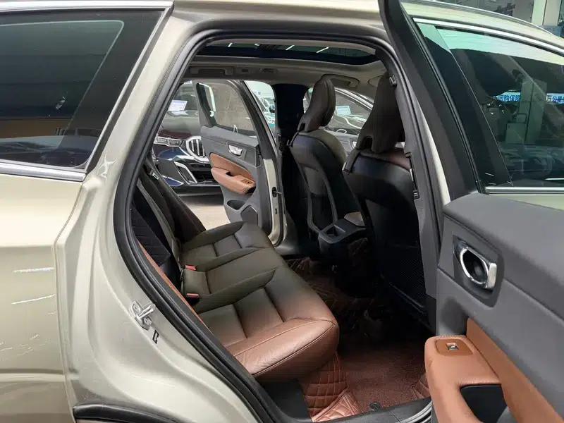2021 Volvo XC60 T5 AWD Inscription Luxury Edition — миниатюра 21