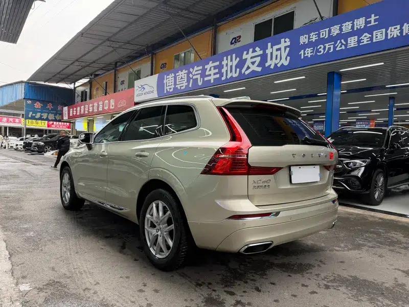 2021 Volvo XC60 T5 AWD Inscription Luxury Edition — миниатюра 4