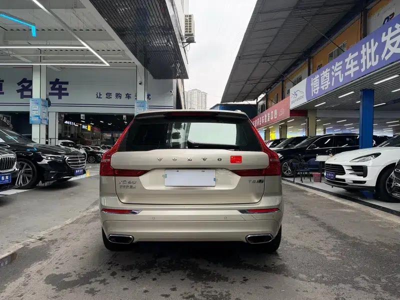 2021 Volvo XC60 T5 AWD Inscription Luxury Edition — миниатюра 5