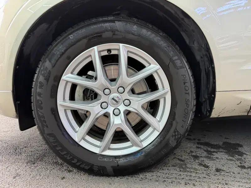 2021 Volvo XC60 T5 AWD Inscription Luxury Edition — миниатюра 7
