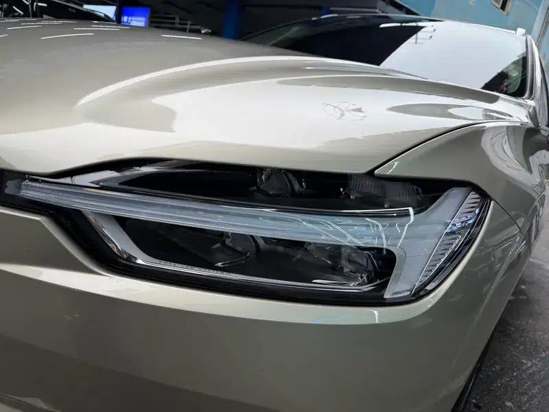 2021 Volvo XC60 T5 AWD Inscription Luxury Edition — миниатюра 8
