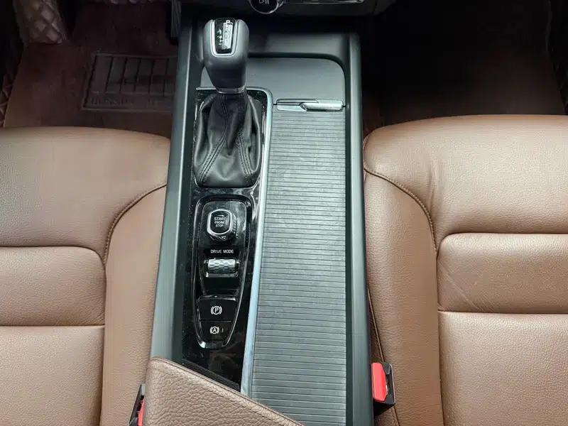2021 Volvo XC60 T5 AWD Inscription Luxury Edition — миниатюра 9