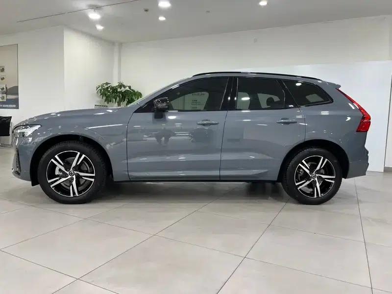 2022 Volvo XC60 B5 AWD Inscription Sport Edition — миниатюра 4
